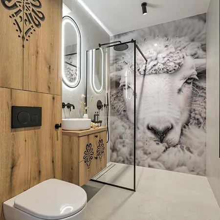 Black Mountain & Spa, Odkryj-bialke شقة فندقية 4*