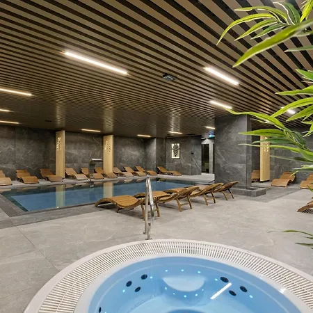 Black Mountain & Spa, Odkryj-bialke 4* Białka